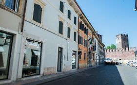 Carrera Home Appartamenti Verona - Bike Hotel